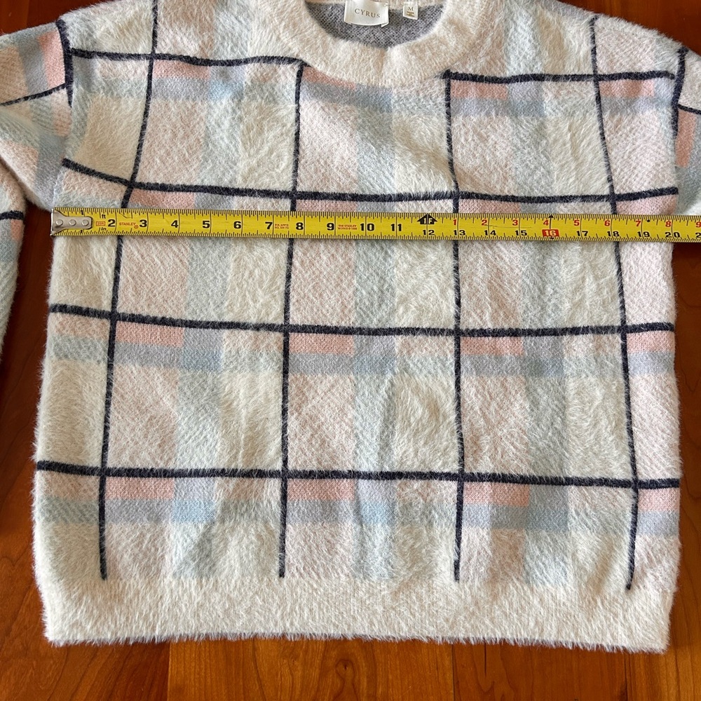 Cyrus plaide cozy fuzzy plaid sweater S/M - Picture 5 of 7